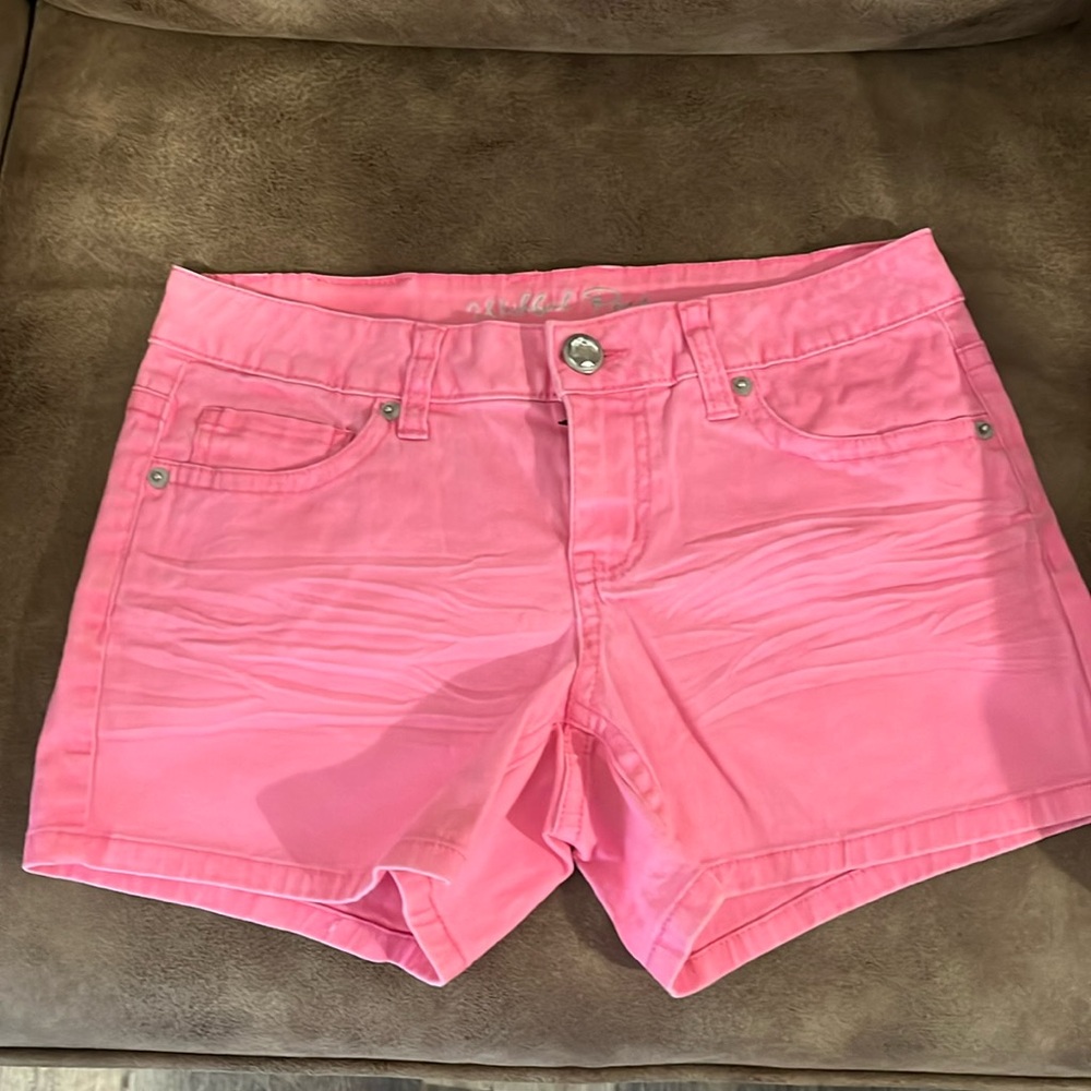 Jr. Women’s pink shorts